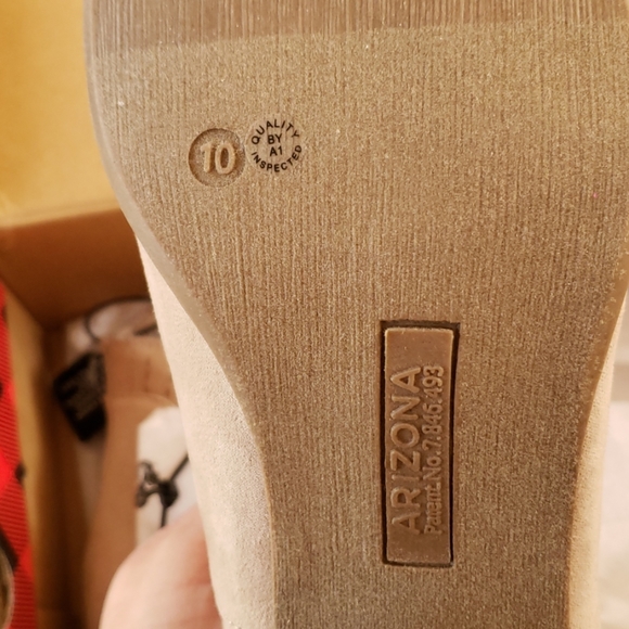 Arizona Booties - Picture 2 of 3